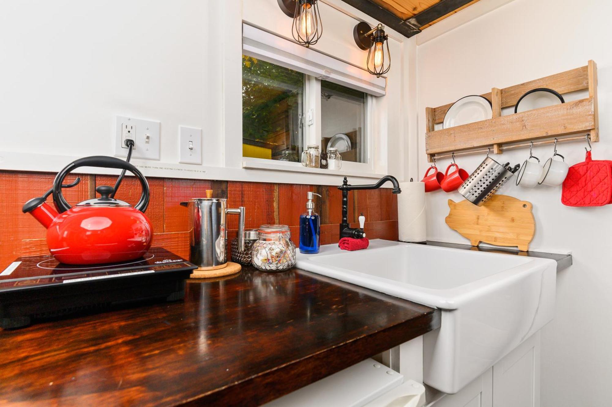 Tiny Digs - Hotel Of Tiny Houses Портленд Номер фото