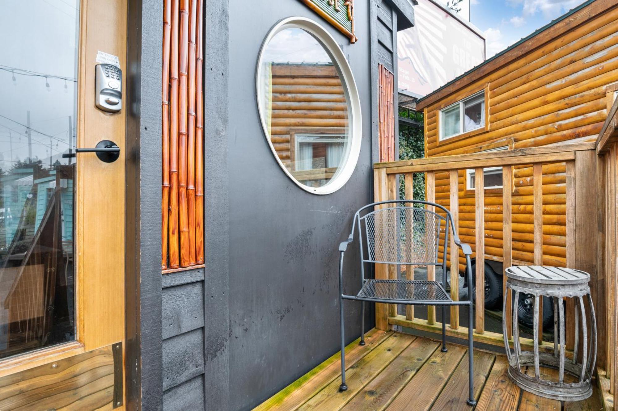 Tiny Digs - Hotel Of Tiny Houses Портленд Номер фото